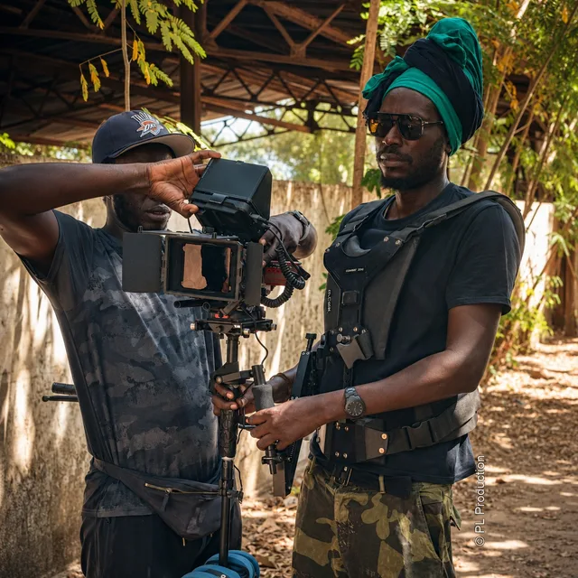Behind the scenes with the Yaranka, Dakar Noir crew.