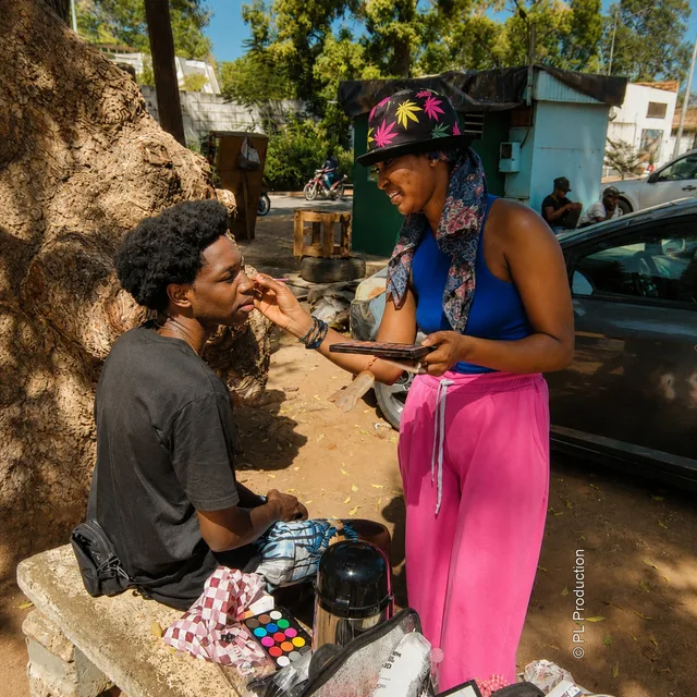 Behind the scenes with the Yaranka, Dakar Noir crew.