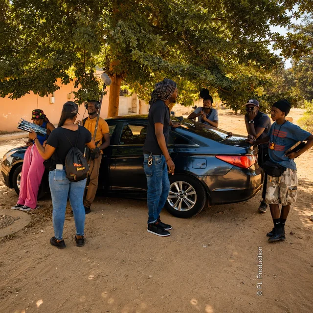 Behind the scenes with the Yaranka, Dakar Noir crew.